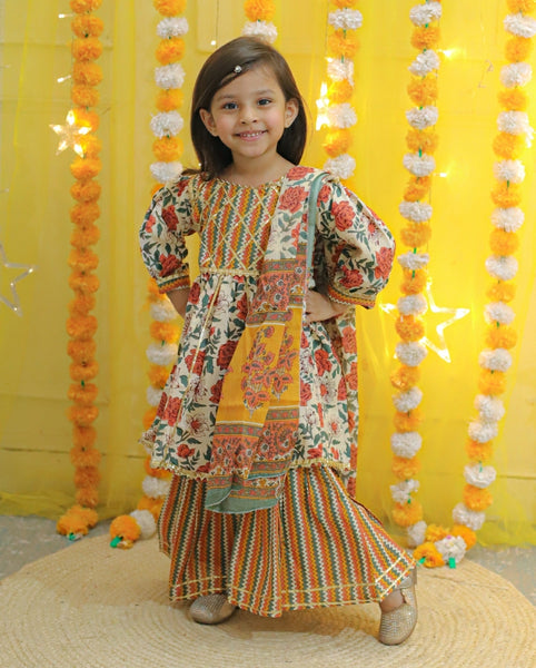 Buy Indi Inside Nihira Leheriya Orange Kurta with Trouser and Dupatta (Set  of 3) online